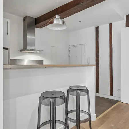 Cozy St Germain Apartment Paris