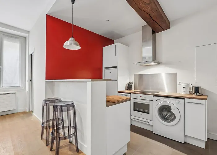 Cozy St Germain Apartment Paris